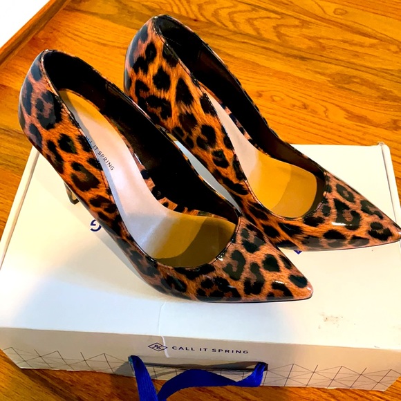Cheetah print pumps - Picture 2 of 4